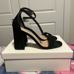 Steve Madden Dillion Black Nubuck Heels